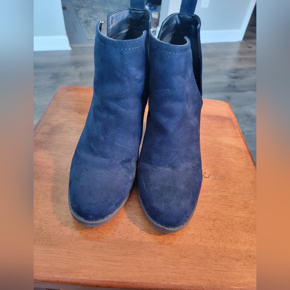 Women's Blue Vegab Suede Ankle Boots